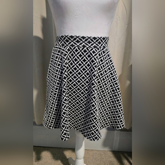 Joe B Dresses & Skirts - Joe B Black and White Patterned Skater Mini Skirt